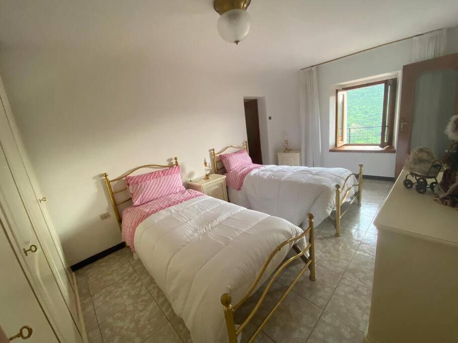 Casa Vacanze Il Pettirosso. Pisogne Luaran gambar